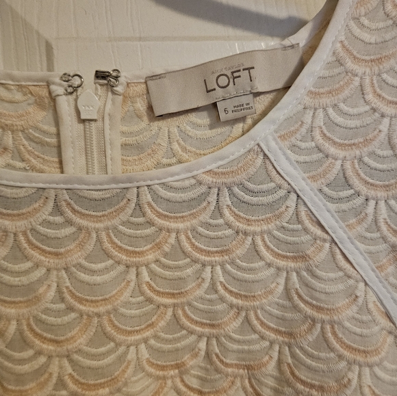 Loft Size 6 Sleeveless Dress Cream in Color - Picture 4 of 9